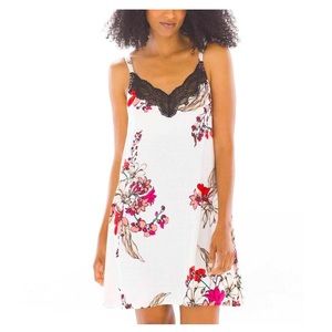 NEW!! Soma Lace Trim Sleep Chemise